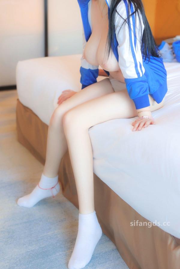    XR-Uncensored 陈柒柒：极品童颜巨乳私拍，蓝白运动装诱惑，秀人网8631大尺度内购私房写真第59张图片