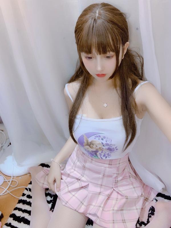 过期米线线喵   过期米线线喵日常——二次元灵动猫耳少女与都市街拍高冷女神，展现多面迷人气质，甜美居家与时尚穿搭随拍第62张图片