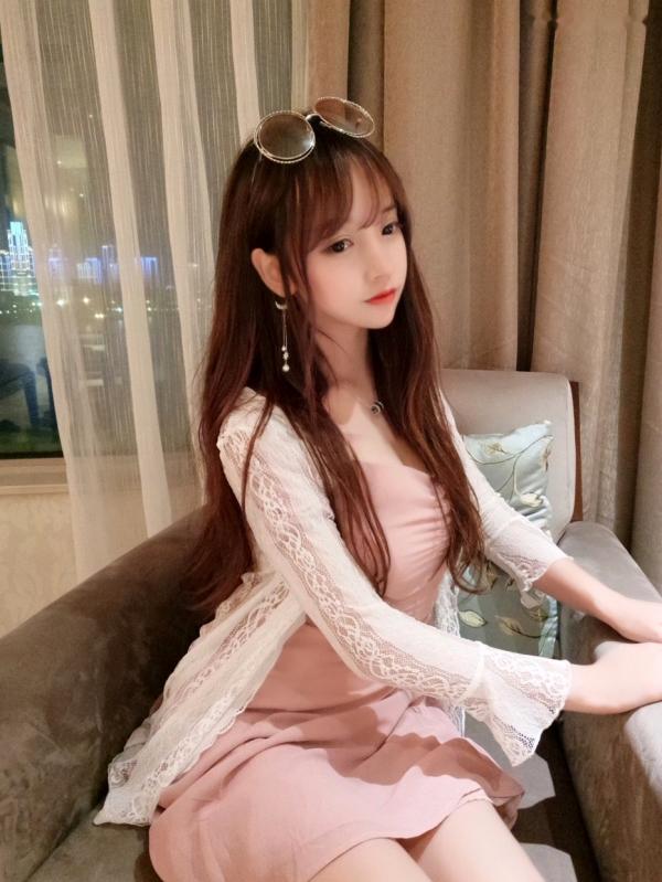 过期米线线喵   过期米线线喵日常——二次元灵动猫耳少女与都市街拍高冷女神，展现多面迷人气质，甜美居家与时尚穿搭随拍第116张图片