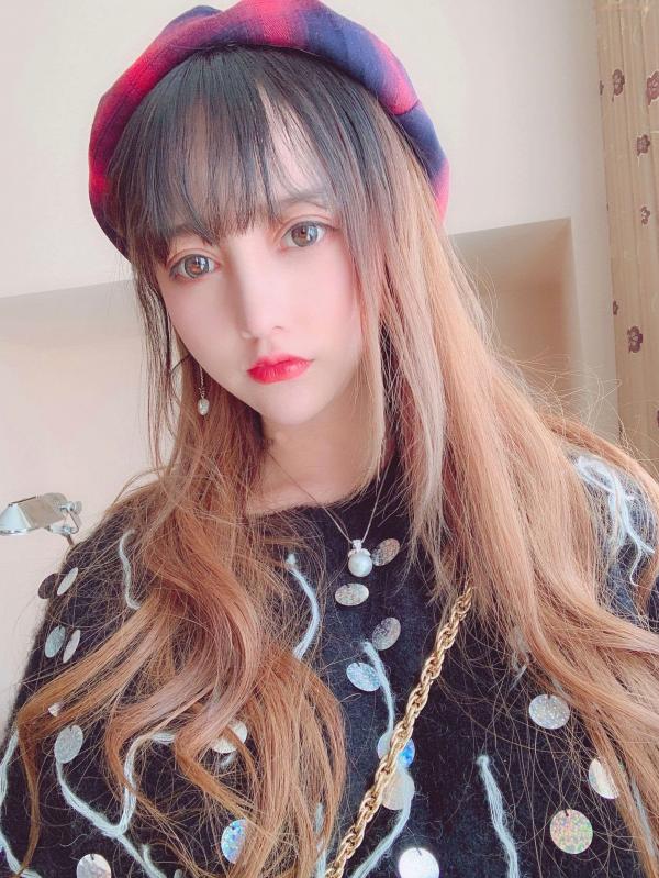 过期米线线喵   过期米线线喵日常——二次元灵动猫耳少女与都市街拍高冷女神，展现多面迷人气质，甜美居家与时尚穿搭随拍第153张图片