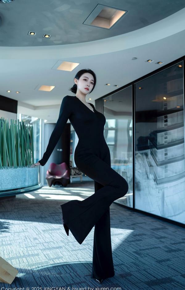    星颜社清妙：职场诱惑与黑蕾丝内衣的极致碰撞，上演让人心跳加速的深情暧昧，尽显傲人身材曲线第3张图片