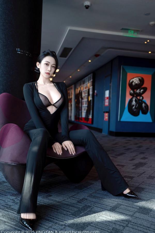    星颜社清妙：职场诱惑与黑蕾丝内衣的极致碰撞，上演让人心跳加速的深情暧昧，尽显傲人身材曲线第23张图片