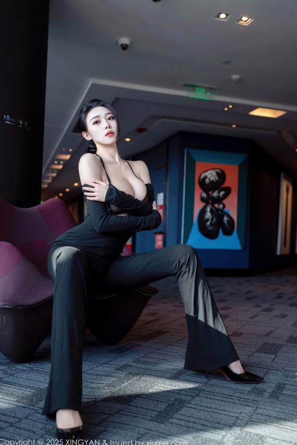   星颜社清妙：职场诱惑与黑蕾丝内衣的极致碰撞，上演让人心跳加速的深情暧昧，尽显傲人身材曲线第25张图片