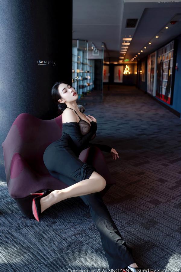    星颜社清妙：职场诱惑与黑蕾丝内衣的极致碰撞，上演让人心跳加速的深情暧昧，尽显傲人身材曲线第29张图片