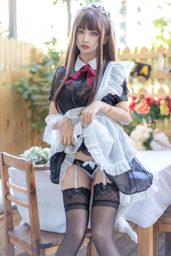 过期米线线喵   过期米线线喵-091-性感黑丝女仆私房，清纯童颜与制服诱惑的极致碰撞，尽显撩人娇态第20张图片