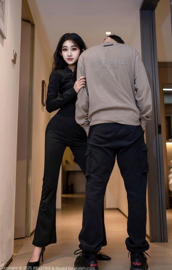    星冉-黑色运动服与白色内衣的诱惑私房写真，冷艳气质尽显极致魅力第2张图片