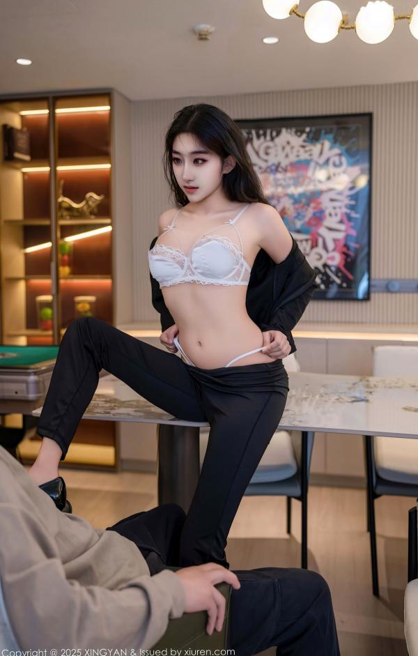    星冉-黑色运动服与白色内衣的诱惑私房写真，冷艳气质尽显极致魅力第19张图片