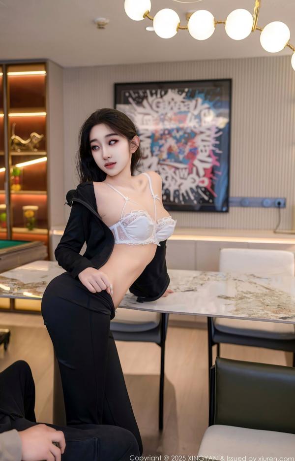    星冉-黑色运动服与白色内衣的诱惑私房写真，冷艳气质尽显极致魅力第20张图片