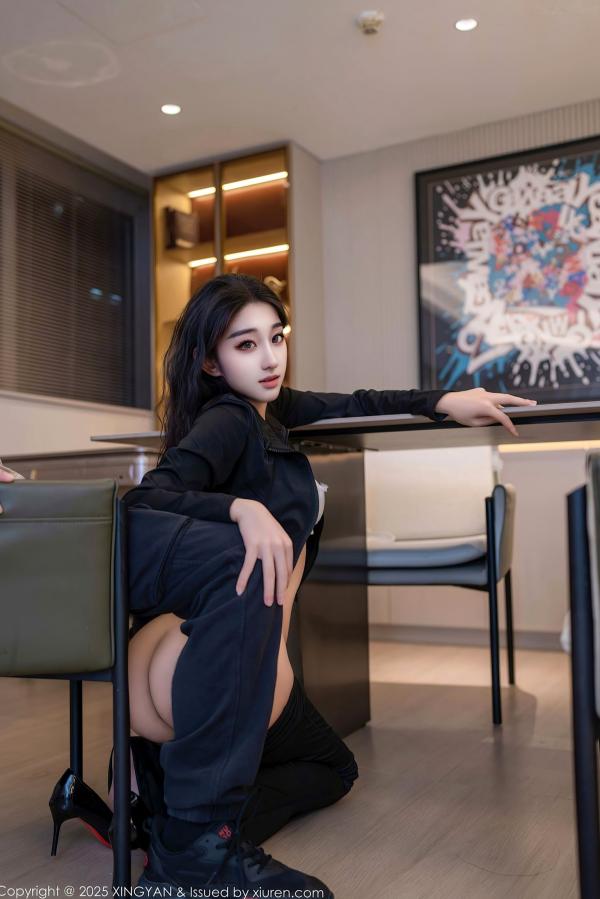    星冉-黑色运动服与白色内衣的诱惑私房写真，冷艳气质尽显极致魅力第47张图片