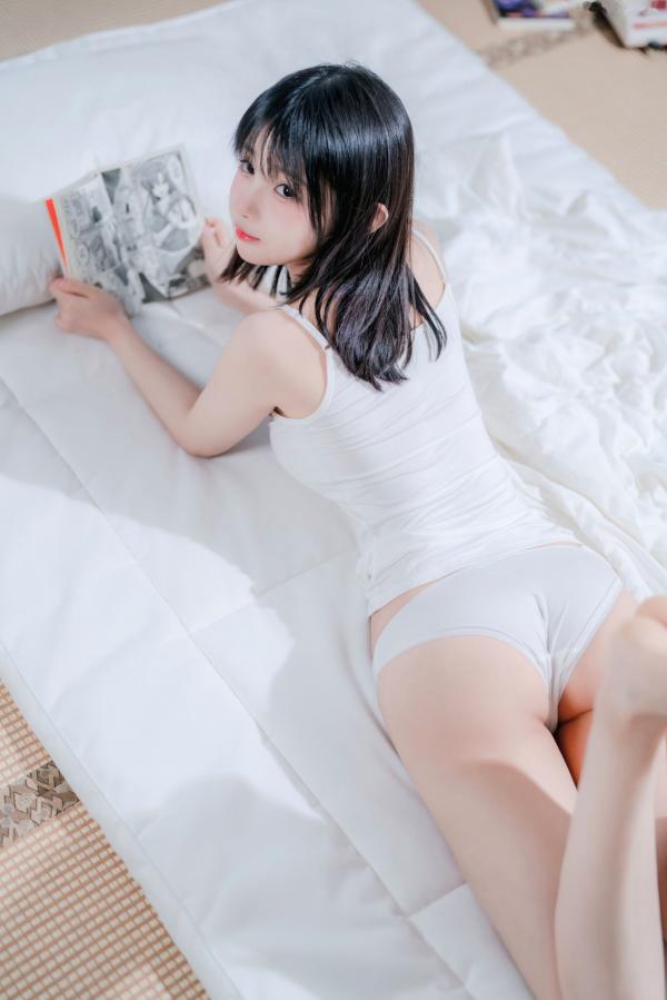 桜井宁宁 樱井宁宁  桜井宁宁-047-吊带女孩私房自拍，室内居家纯欲风，唯美白色内衣写真，极致诱惑身材第21张图片