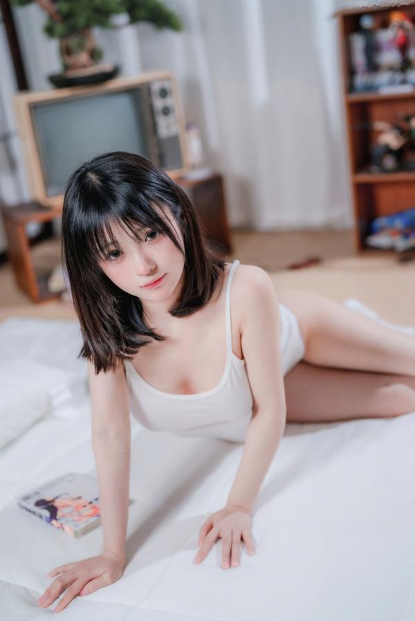 桜井宁宁 樱井宁宁  桜井宁宁-047-吊带女孩私房自拍，室内居家纯欲风，唯美白色内衣写真，极致诱惑身材第42张图片