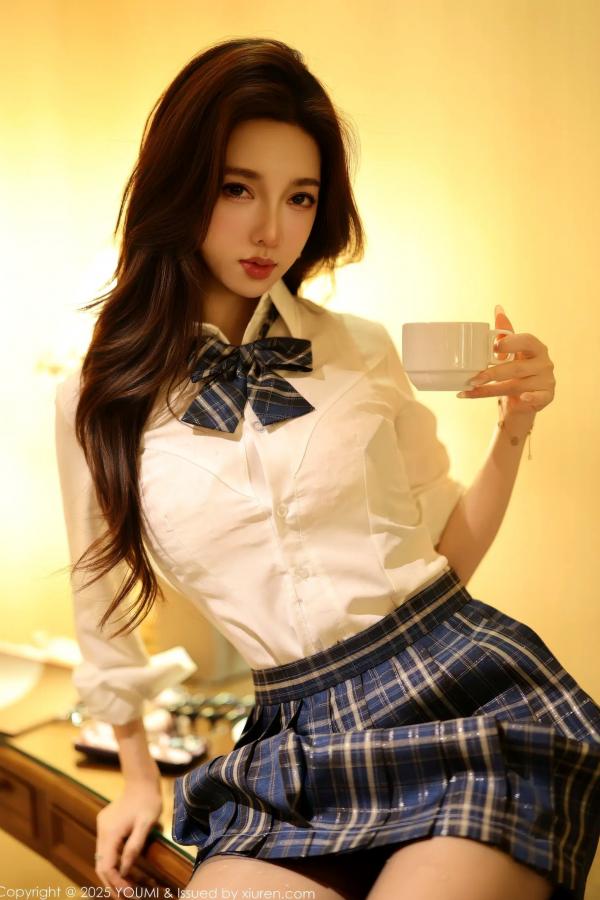    [YouMi]尤蜜荟 2025.11.21 Vol.1183 Twins-桃桃 - 制服校服女神，知性白衬衫搭配格纹短裙，黑丝美腿诱惑私房精选第37张图片