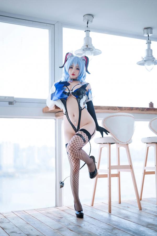 桜井宁宁 樱井宁宁  桜井宁宁-057-甘雨，极致还原cosplay写真，乳胶连体衣配渔网袜，展示绝美身材与诱惑魅力第7张图片