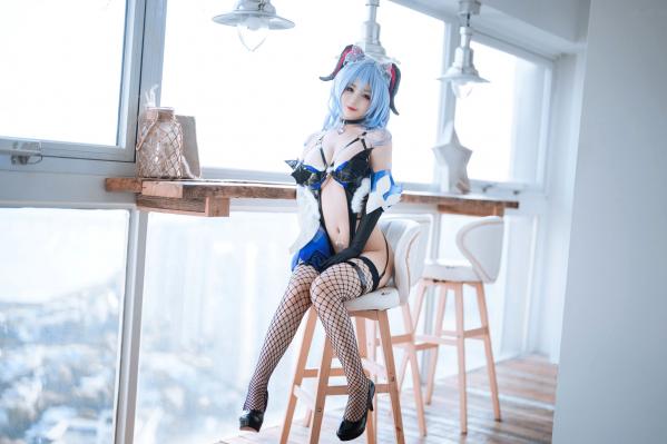 桜井宁宁 樱井宁宁  桜井宁宁-057-甘雨，极致还原cosplay写真，乳胶连体衣配渔网袜，展示绝美身材与诱惑魅力第9张图片