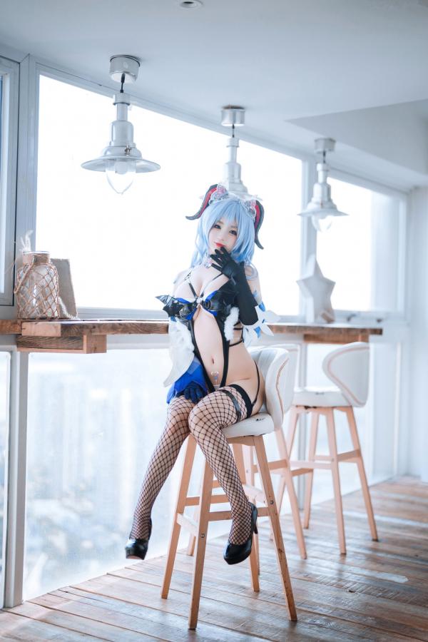 桜井宁宁 樱井宁宁  桜井宁宁-057-甘雨，极致还原cosplay写真，乳胶连体衣配渔网袜，展示绝美身材与诱惑魅力第10张图片