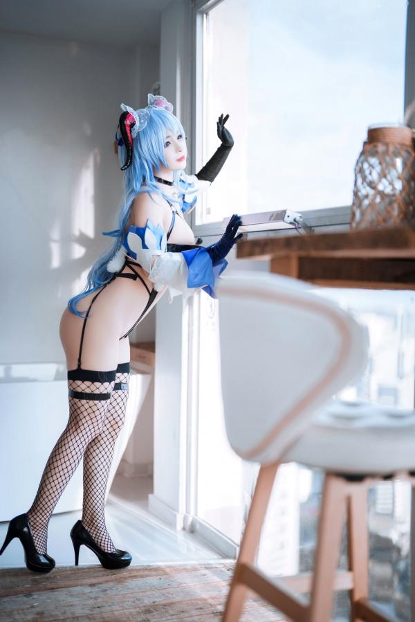 桜井宁宁 樱井宁宁  桜井宁宁-057-甘雨，极致还原cosplay写真，乳胶连体衣配渔网袜，展示绝美身材与诱惑魅力第22张图片