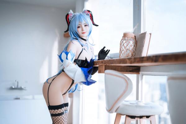 桜井宁宁 樱井宁宁  桜井宁宁-057-甘雨，极致还原cosplay写真，乳胶连体衣配渔网袜，展示绝美身材与诱惑魅力第23张图片