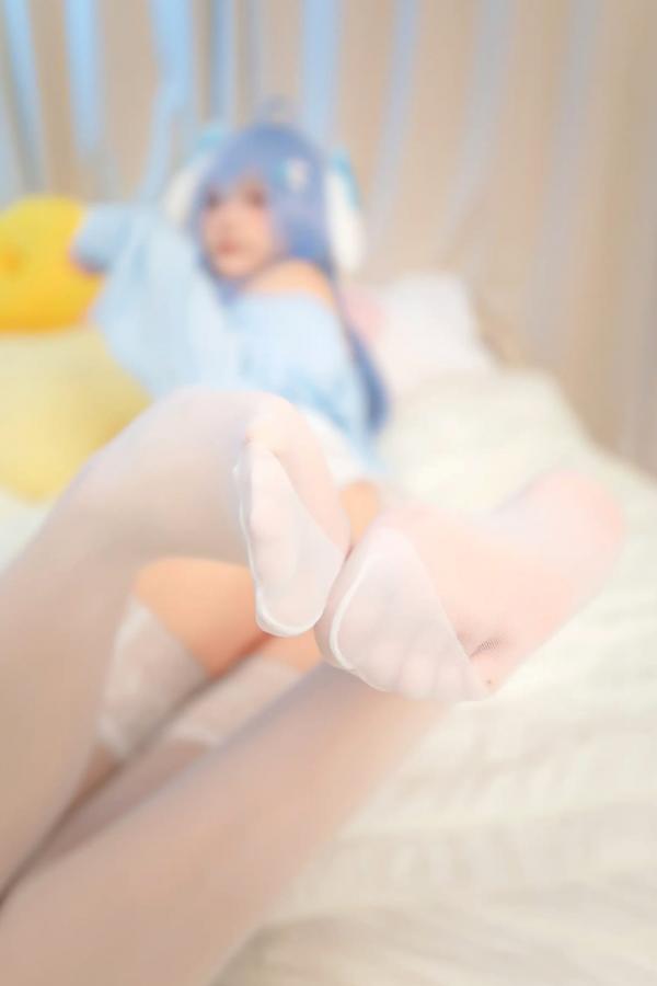    神楽板真冬 原神甘雨降临，极致纯欲Cosplay私房写真，清纯白丝诱惑，带来视觉盛宴[75P]第48张图片