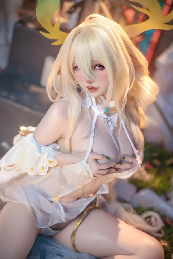    阿薰kaOri碧蓝航线金狮Cosplay，纯白蕾丝仙气女神写真，梦幻圣殿风格极致诱惑大片第29张图片