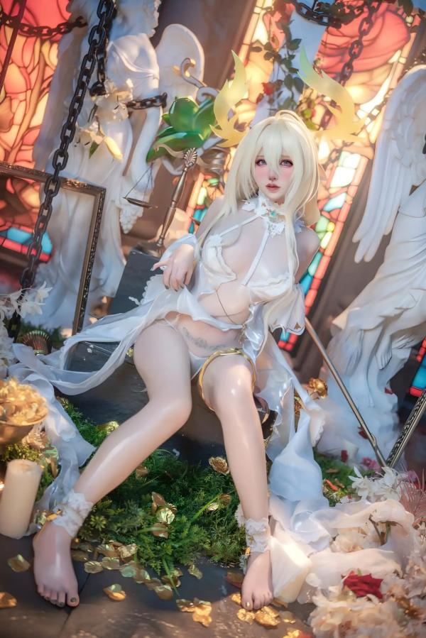    阿薰kaOri碧蓝航线金狮Cosplay，纯白蕾丝仙气女神写真，梦幻圣殿风格极致诱惑大片第32张图片