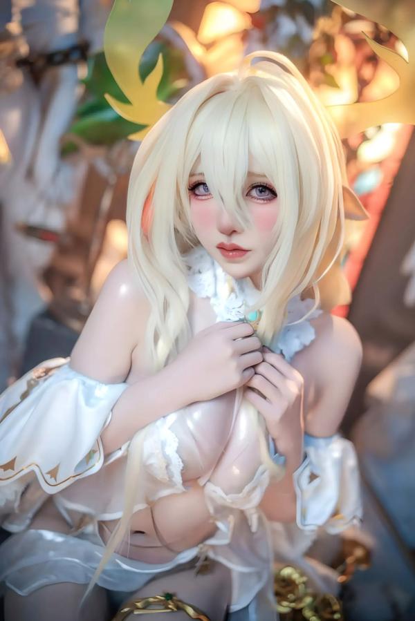    阿薰kaOri碧蓝航线金狮Cosplay，纯白蕾丝仙气女神写真，梦幻圣殿风格极致诱惑大片第35张图片