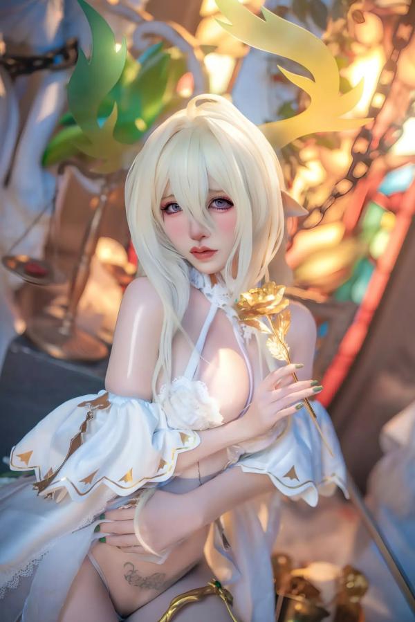    阿薰kaOri碧蓝航线金狮Cosplay，纯白蕾丝仙气女神写真，梦幻圣殿风格极致诱惑大片第64张图片