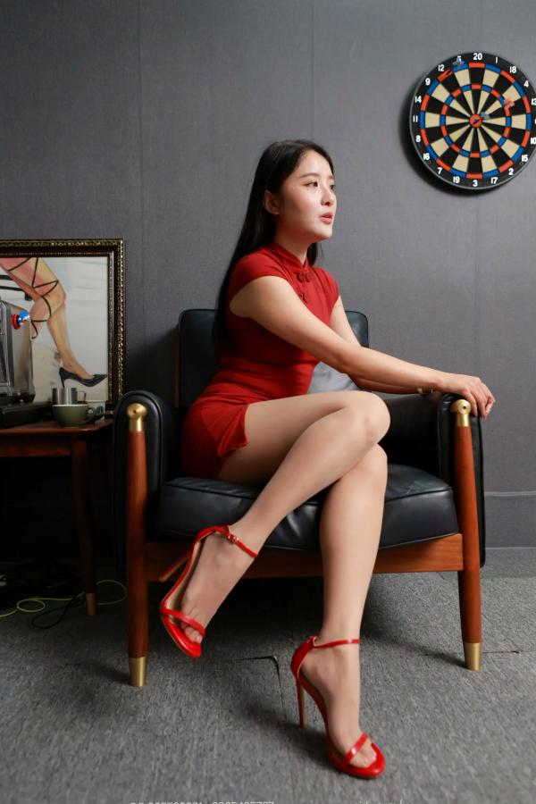    IESS异思趣向 婉萍《旗开得胜》下：精致肉丝美足与红色高跟鞋诱惑特写 [91P]第54张图片