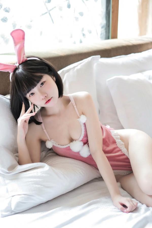    《可可小白兔 - 純慾兔女郎 x 濕身死庫水 私房制服誘惑 浴室居家寫真 [78P]》第22张图片
