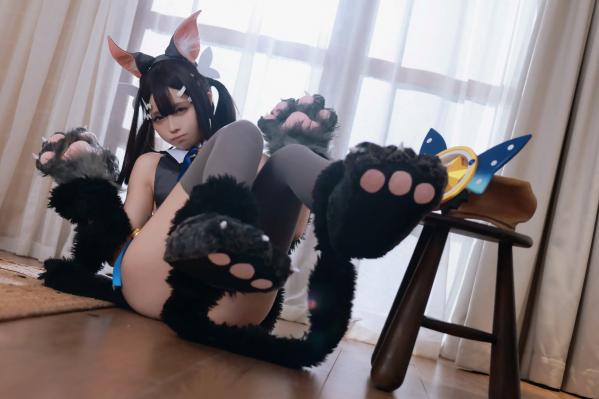    G44不会受伤 - 魔法少女伊莉雅 美游野兽COS私房写真：软萌兽耳毛绒爪子搭配诱人内衣长筒袜，可爱与性感的极致碰撞第20张图片
