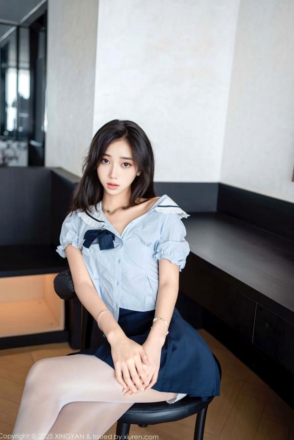 时安安Camellia 时安安  XingYan星颜社-360-时安安-纯欲JK制服写真，白色丝袜裹腿，室内私房视觉盛宴，极品身材极致诱惑-2025.06.26第6张图片