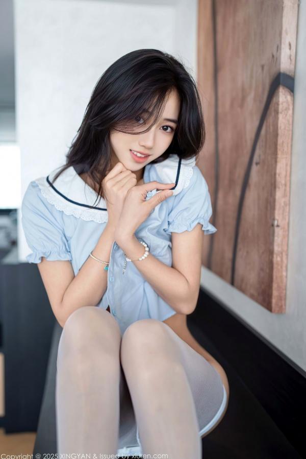 时安安Camellia 时安安  XingYan星颜社-360-时安安-纯欲JK制服写真，白色丝袜裹腿，室内私房视觉盛宴，极品身材极致诱惑-2025.06.26第37张图片