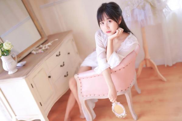    阳光美少女萌芽儿o0 - 白茶清欢，纯白蕾丝睡裙慵懒居家私房，温柔少女治愈系写真，清新唯美 [22P]第5张图片