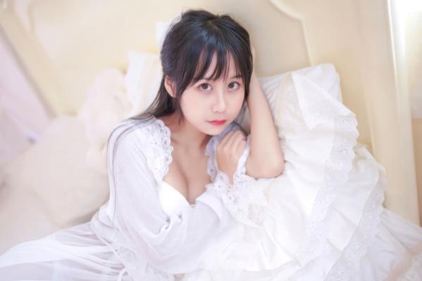   阳光美少女萌芽儿o0 - 白茶清欢，纯白蕾丝睡裙慵懒居家私房，温柔少女治愈系写真，清新唯美 [22P]第10张图片