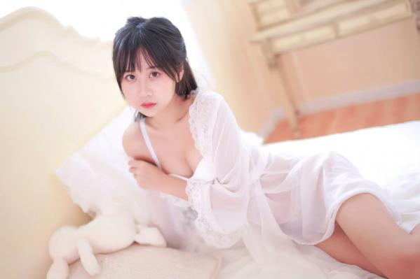    阳光美少女萌芽儿o0 - 白茶清欢，纯白蕾丝睡裙慵懒居家私房，温柔少女治愈系写真，清新唯美 [22P]第14张图片