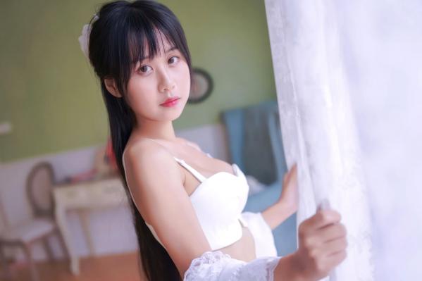    阳光美少女萌芽儿o0 - 白茶清欢，纯白蕾丝睡裙慵懒居家私房，温柔少女治愈系写真，清新唯美 [22P]第16张图片