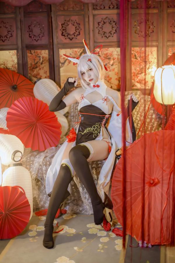    [二佐Nisa] 碧蓝航线绫波新春旗袍Cosplay，精致绝美演绎，国风红白配色氛围感写真，还原度极高，视觉盛宴 [27P]第2张图片