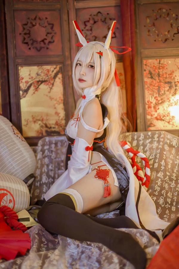    [二佐Nisa] 碧蓝航线绫波新春旗袍Cosplay，精致绝美演绎，国风红白配色氛围感写真，还原度极高，视觉盛宴 [27P]第21张图片