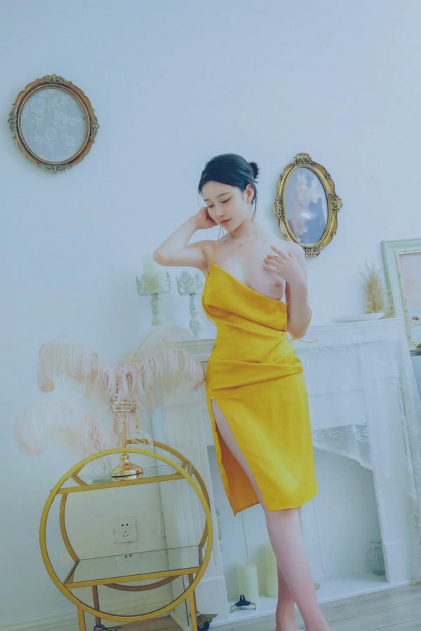    Nnian - 蒹葭, 黄裙少女户外私房照, 森系气质女神, 自然园林唯美写真 [36P]第23张图片