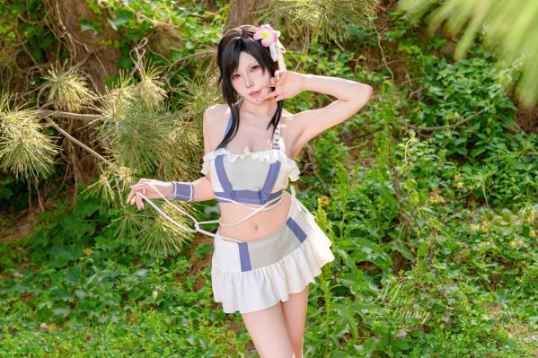    咬一口兔娘 - 2025泳装限定作：蒂法海边假日风情，夏日白皙比基尼与角色扮演写真，极致动人 [80P]第5张图片