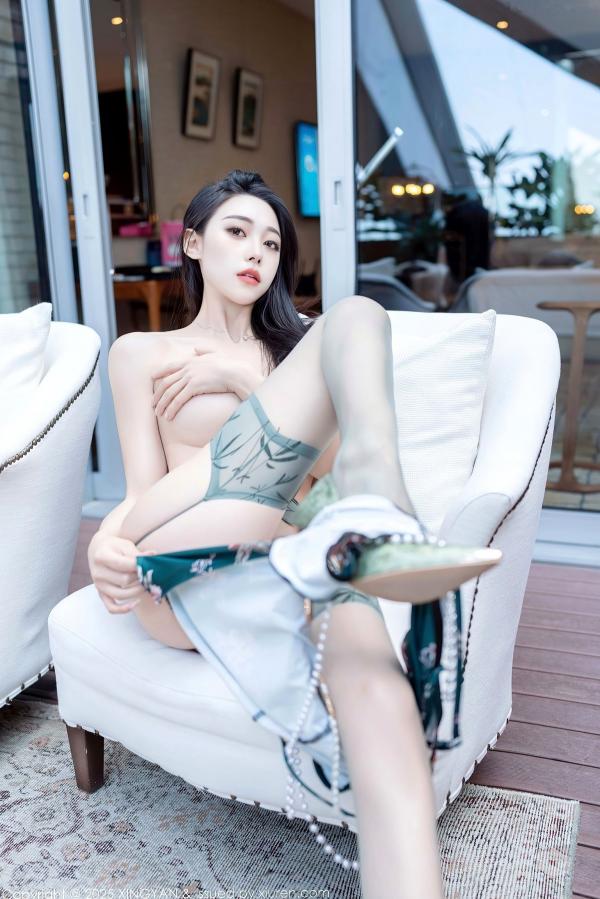    XingYan星颜社-318-清妙-暗绿色中式吊带睡衣写真，私房丝袜美腿极致诱惑，极品尤物大尺度视觉盛宴第64张图片