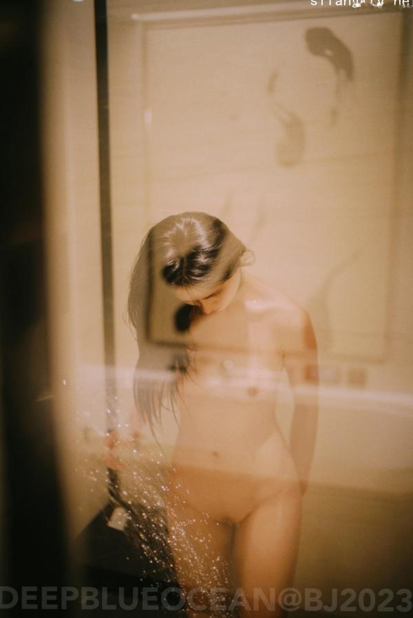    秀人网艾希儿私房写真：大尺度拍摄，展现顶级女神诱惑与骨感之美，私密感满分，居家风格拍摄带来不一样的视觉盛宴第22张图片