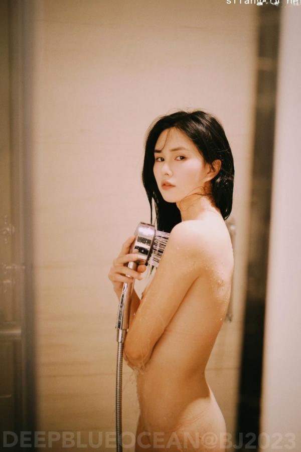   秀人网艾希儿私房写真：大尺度拍摄，展现顶级女神诱惑与骨感之美，私密感满分，居家风格拍摄带来不一样的视觉盛宴第39张图片