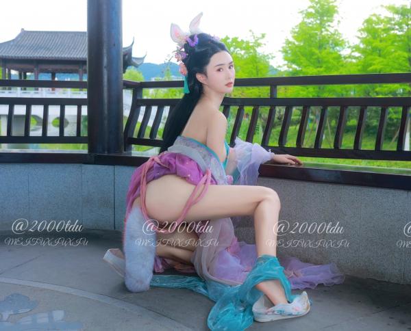    秀人网艾希儿私房写真：大尺度拍摄，展现顶级女神诱惑与骨感之美，私密感满分，居家风格拍摄带来不一样的视觉盛宴第68张图片