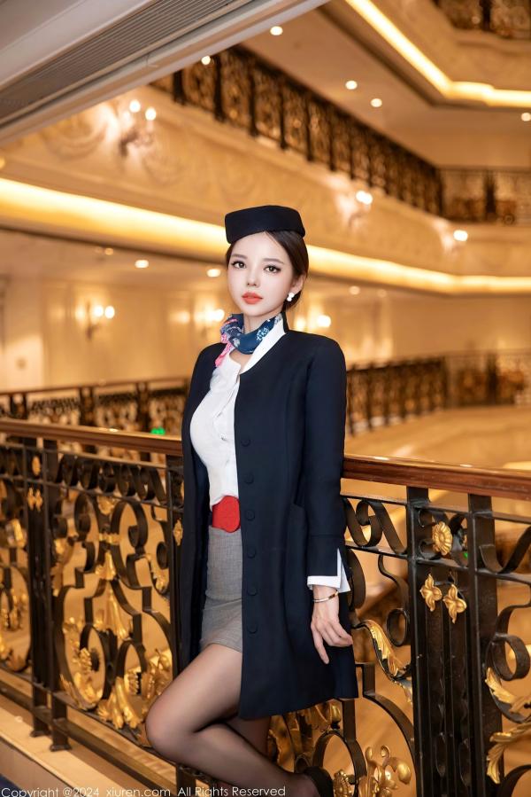    XiuRen秀人网-9365-大美妞儿-职业空姐制服诱惑-黑丝美腿修长-酒店走廊私房摄影-职场御姐风-2024.10.30第2张图片