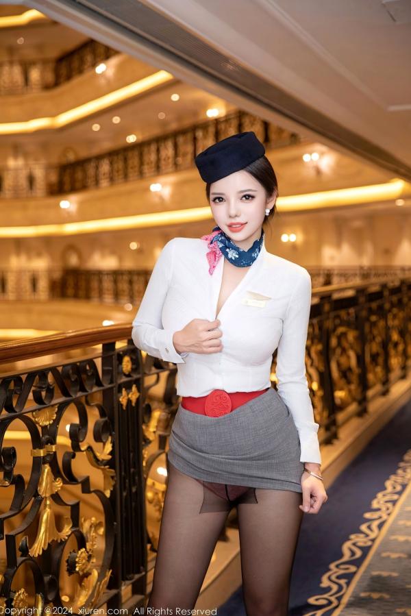    XiuRen秀人网-9365-大美妞儿-职业空姐制服诱惑-黑丝美腿修长-酒店走廊私房摄影-职场御姐风-2024.10.30第10张图片