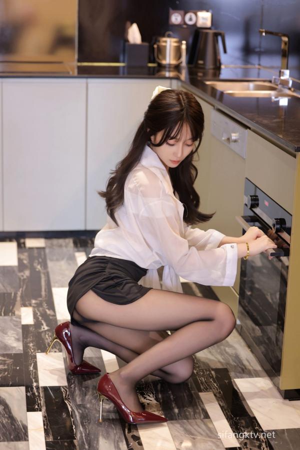    XR-Uncensored-玥儿玥er-厨娘-R18-XiuRen秀人网-7060-内购私拍第64张图片