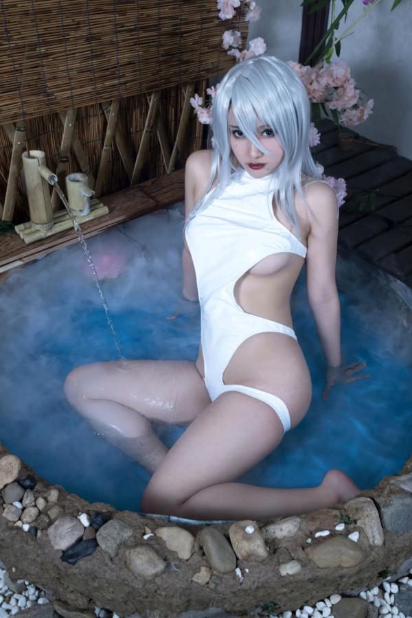    洛璃LoLiSAMA《尼尔》A2角色扮演，日式庭院唯美实拍，极致诱惑白色高叉竞泳装，冷艳动人私房写真第55张图片