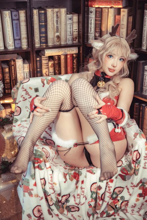    隼隼子 刺青Poi Luisa_零纱 驯鹿与狼 圣诞节主题 Cosplay私房照 红色漆皮制服 诱惑角色扮演 节日氛围感女神第33张图片