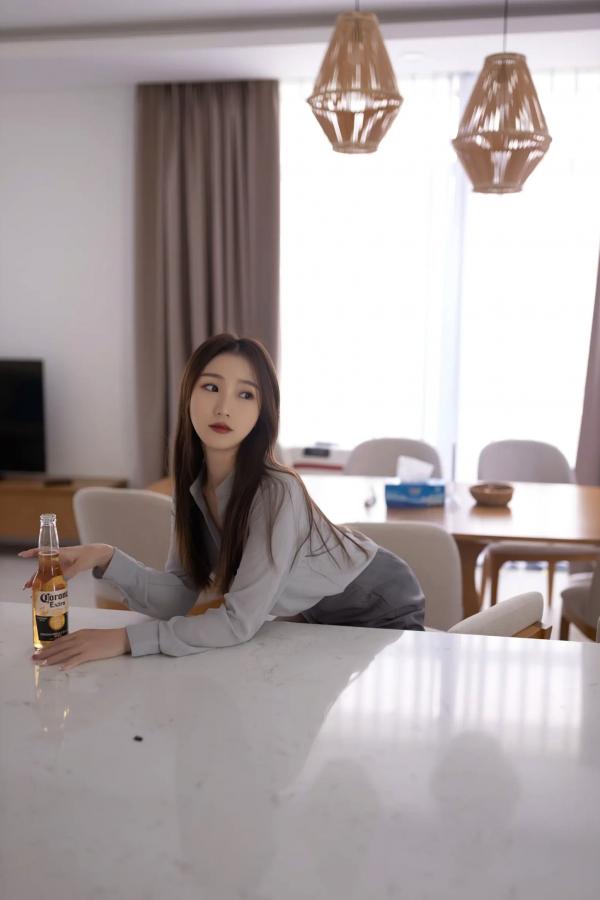    杏子Yada：私房互动诱惑，OL短裙黑丝极致撩人视觉大片[140P]第1张图片