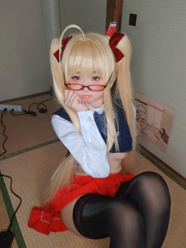    软妹摇摇乐 Airi JK制服角色扮演：金发双马尾搭配黑丝诱惑，呈现纯欲私房艺术大片第66张图片